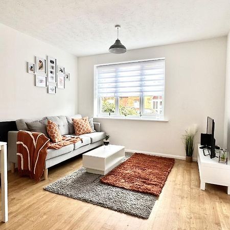 Luxury 2 Bed Apartment Stansted Airport Bishops Stortford บิชอป สตอร์ทฟอร์ด ภายนอก รูปภาพ